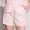 Gestreifte Oxford-Shorts mit hoher Taille Gestreifte Oxford-Shorts mit hoher Taille