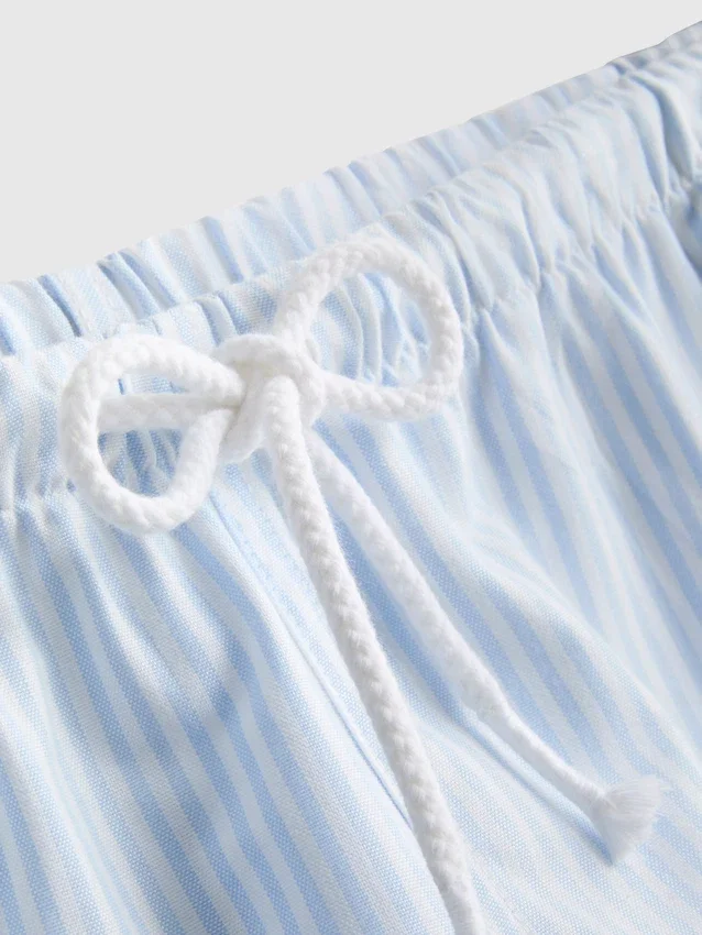 Gestreifte Oxford-Shorts mit hoher Taille Gestreifte Oxford-Shorts mit hoher Taille