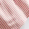 Gestreifte Oxford-Shorts mit hoher Taille Gestreifte Oxford-Shorts mit hoher Taille