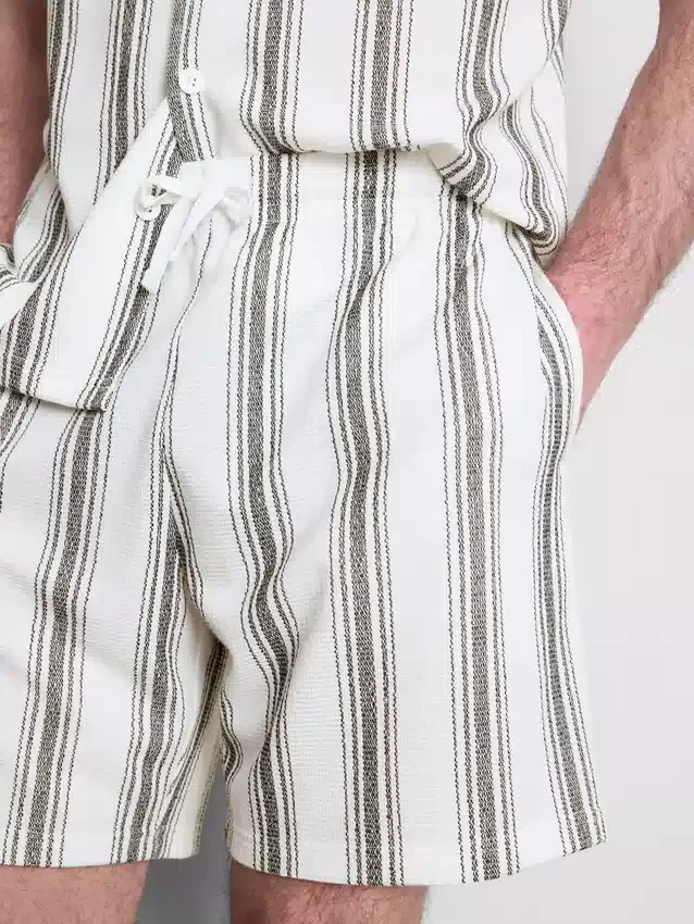 Gestreifte Schlafanzug-Shorts Gestreifte Schlafanzug-Shorts