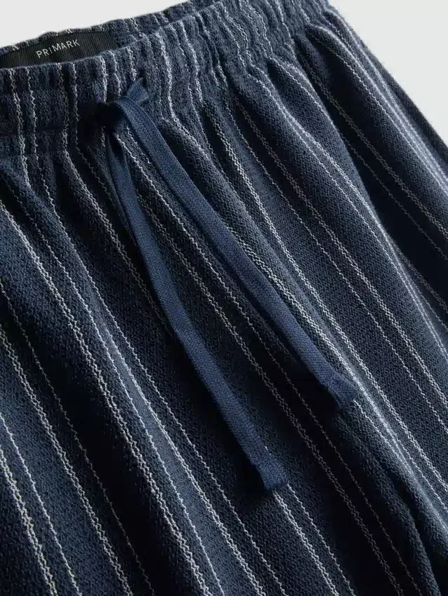 Gestreifte Schlafanzug-Shorts Gestreifte Schlafanzug-Shorts