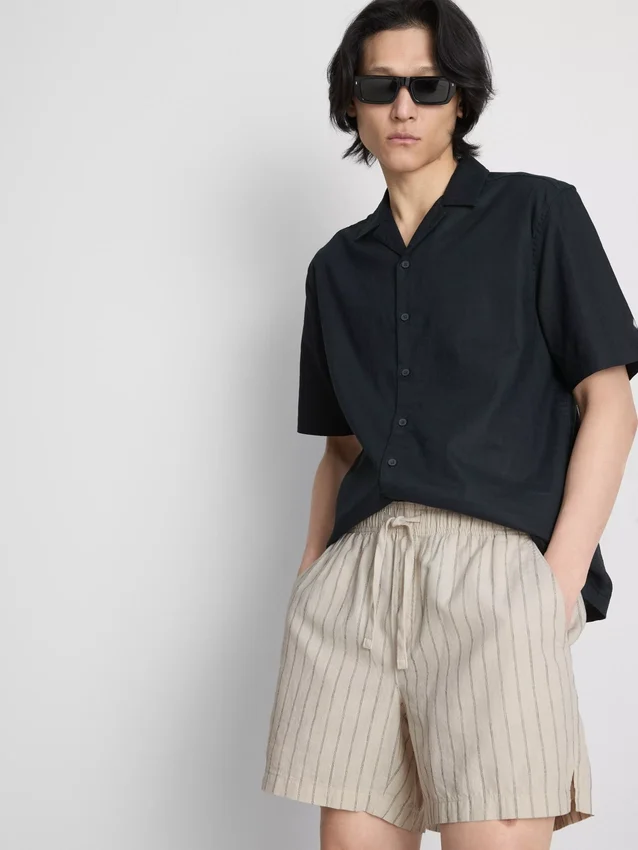 Gestreifte Shorts aus Leinenmischung Gestreifte Shorts aus Leinenmischung