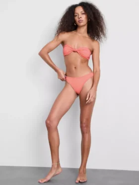 Gestreiftes brasilianisches Bikini-Höschen