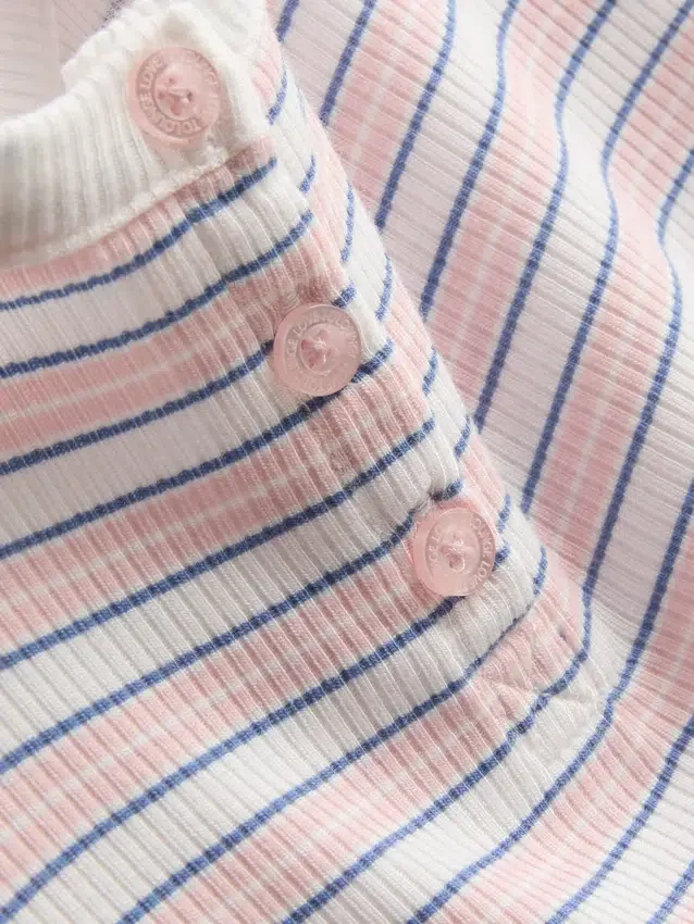 Gestreiftes, geripptes Schlafshirt Gestreiftes, geripptes Schlafshirt