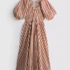 Gestreiftes Midaxi-Smockkleid aus Baumwolle Gestreiftes Midaxi-Smockkleid aus Baumwolle