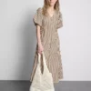 Gestreiftes Midikleid mit Puffärmeln Gestreiftes Midikleid mit Puffärmeln