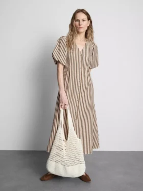 Gestreiftes Midikleid mit Puffärmeln