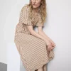 Gestreiftes Midikleid mit Puffärmeln Gestreiftes Midikleid mit Puffärmeln