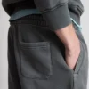 Gewaschene Shorts mit Gummizug Gewaschene Shorts mit Gummizug