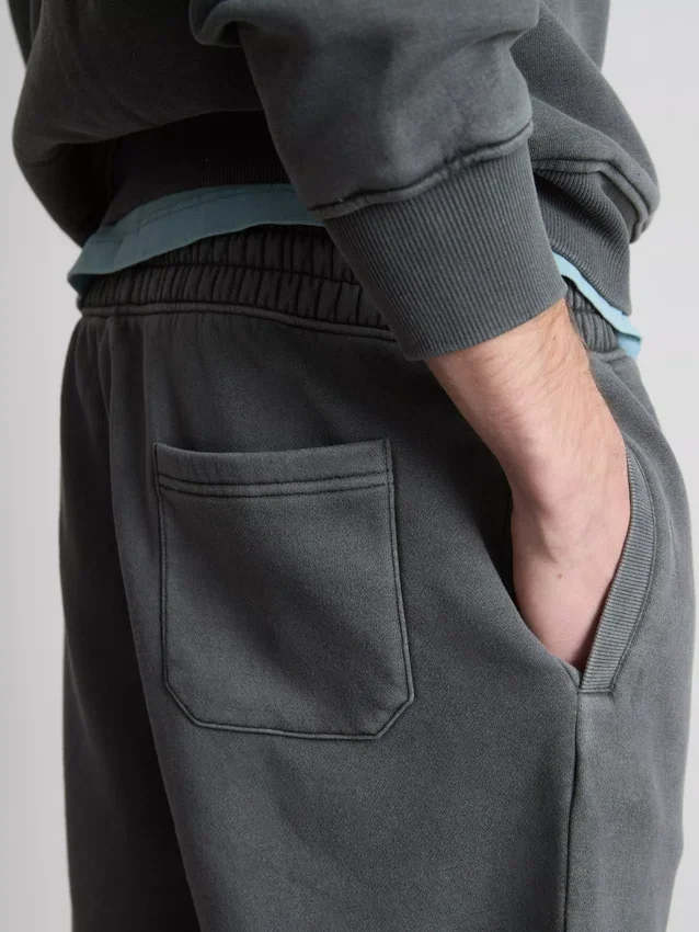 Gewaschene Shorts mit Gummizug Gewaschene Shorts mit Gummizug