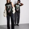 „Ghost“-T-Shirt mit kurzen Shorts