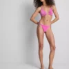 Glitzerndes Triangel-Bikini-Oberteil mit Rüschen Glitzerndes Triangel-Bikini-Oberteil mit Rüschen