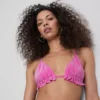Glitzerndes Triangel-Bikini-Oberteil mit Rüschen Glitzerndes Triangel-Bikini-Oberteil mit Rüschen