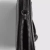 Handtasche mit Reißverschluss im Used-Look