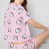 Hello Kitty-Schlafanzug im Boyfriend-Stil