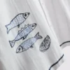 Hemd mit gesticktem Fischmotiv am Reverskragen Hemd mit gesticktem Fischmotiv am Reverskragen