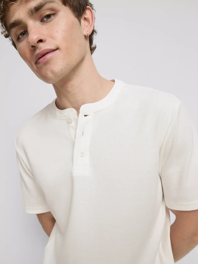Henley-Hemd mit Struktur Henley-Hemd mit Struktur