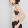 Häkel-Tanktop mit seitlichen Bändern Häkel-Tanktop mit seitlichen Bändern
