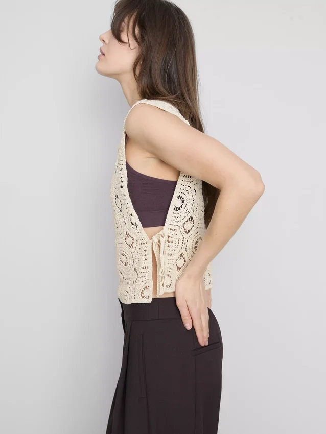 Häkel-Tanktop mit seitlichen Bändern Häkel-Tanktop mit seitlichen Bändern