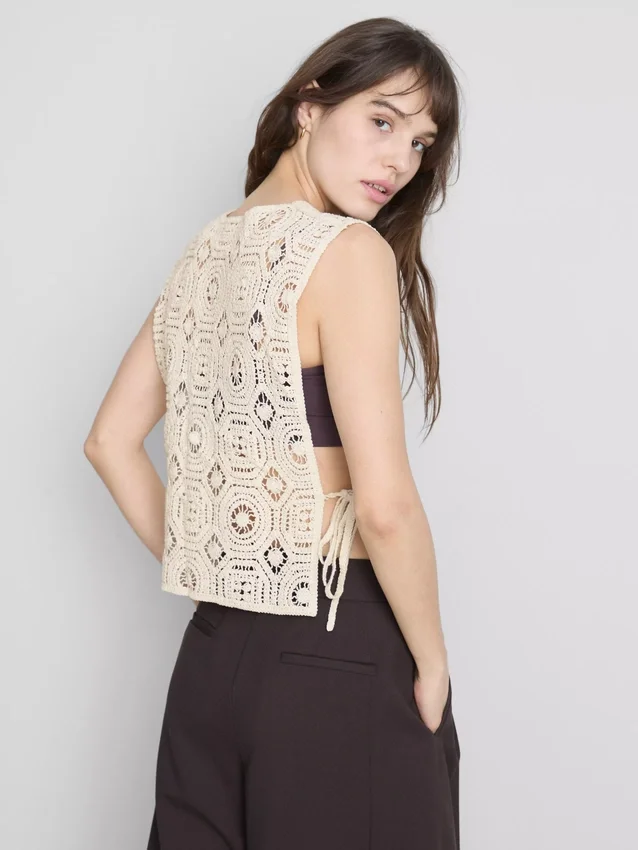 Häkel-Tanktop mit seitlichen Bändern Häkel-Tanktop mit seitlichen Bändern