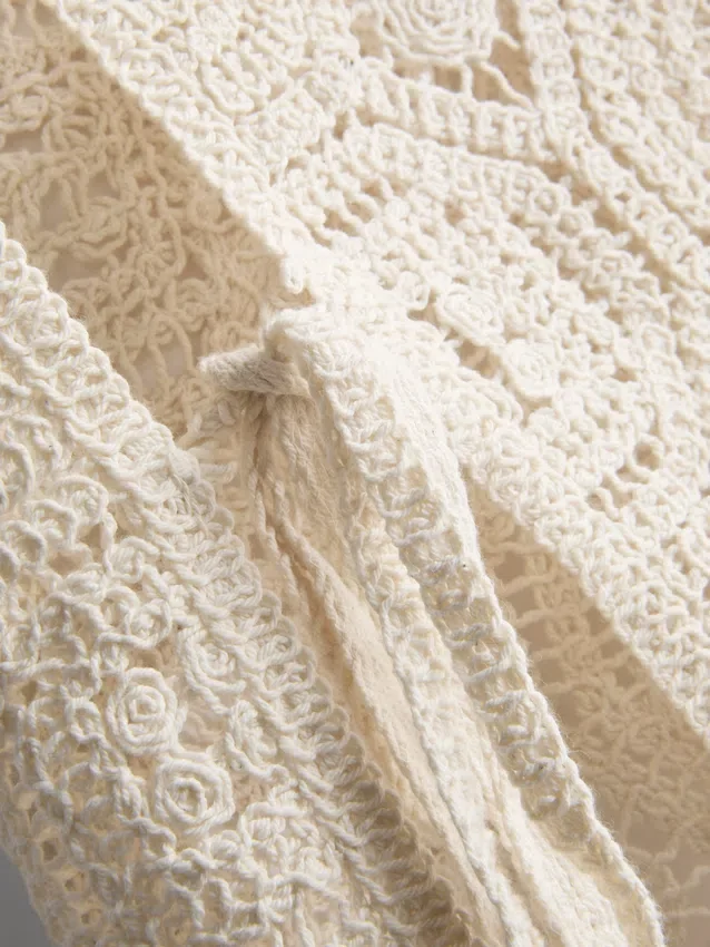 Häkel-Tanktop mit seitlichen Bändern Häkel-Tanktop mit seitlichen Bändern
