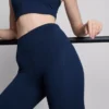 Hoch taillierte, glatte Active-Capri-Leggings mit Stützfunktion Hoch taillierte, glatte Active-Capri-Leggings mit Stützfunktion