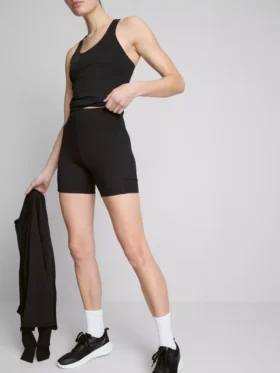 Hoch taillierte, glatte Active-Yoga-Shorts mit Stützfunktion