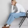 Hoch taillierte, konisch zulaufende Jeans aus Baumwoll-Denim Hoch taillierte, konisch zulaufende Jeans aus Baumwoll-Denim