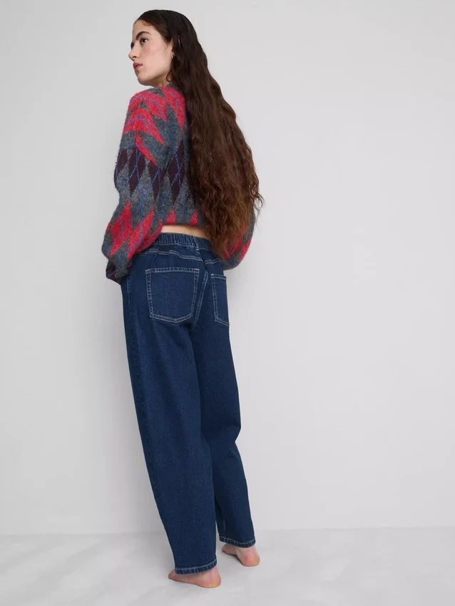 Hoch taillierte, konisch zulaufende Jeans aus Baumwoll-Denim Hoch taillierte, konisch zulaufende Jeans aus Baumwoll-Denim
