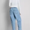 Hoch taillierte, konisch zulaufende Jeans aus Baumwoll-Denim Hoch taillierte, konisch zulaufende Jeans aus Baumwoll-Denim
