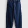 Hoch taillierte, konisch zulaufende Jeans aus Baumwoll-Denim Hoch taillierte, konisch zulaufende Jeans aus Baumwoll-Denim