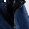 Hoch taillierte, konisch zulaufende Jeans aus Baumwoll-Denim Hoch taillierte, konisch zulaufende Jeans aus Baumwoll-Denim