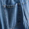 Hoch taillierte, konisch zulaufende Jeans aus Baumwoll-Denim Hoch taillierte, konisch zulaufende Jeans aus Baumwoll-Denim