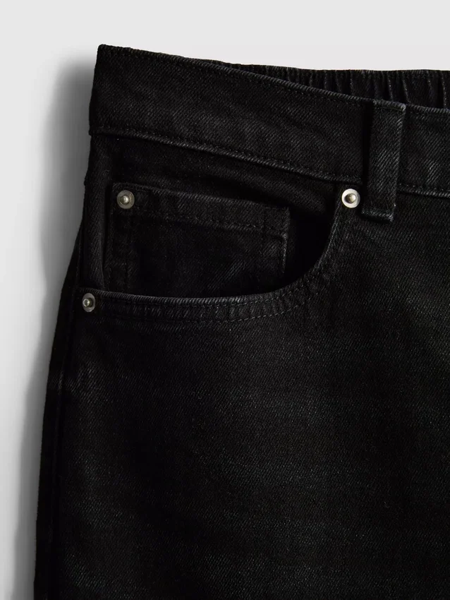 Hoch taillierte, konisch zulaufende Jeans aus Baumwoll-Denim Hoch taillierte, konisch zulaufende Jeans aus Baumwoll-Denim
