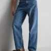 Hoch taillierte, locker sitzende Jeans Hoch taillierte, locker sitzende Jeans
