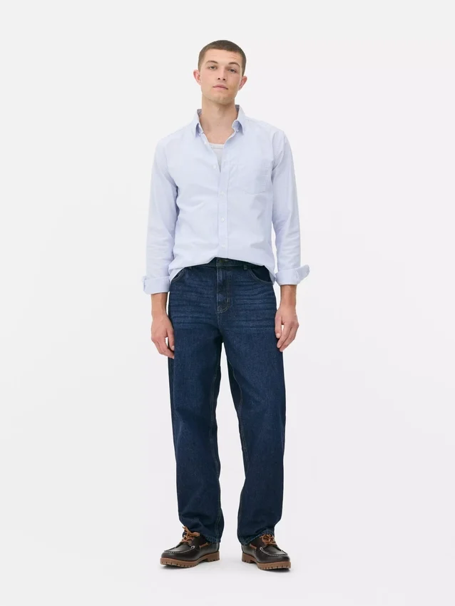 Hoch taillierte, locker sitzende Jeans Hoch taillierte, locker sitzende Jeans