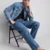 Hoch taillierte, locker sitzende Jeans Hoch taillierte, locker sitzende Jeans