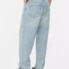 Hoch taillierte, locker sitzende Jeans Hoch taillierte, locker sitzende Jeans