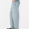Hoch taillierte, locker sitzende Jeans Hoch taillierte, locker sitzende Jeans