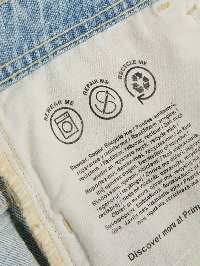 Hoch taillierte, locker sitzende Jeans Hoch taillierte, locker sitzende Jeans
