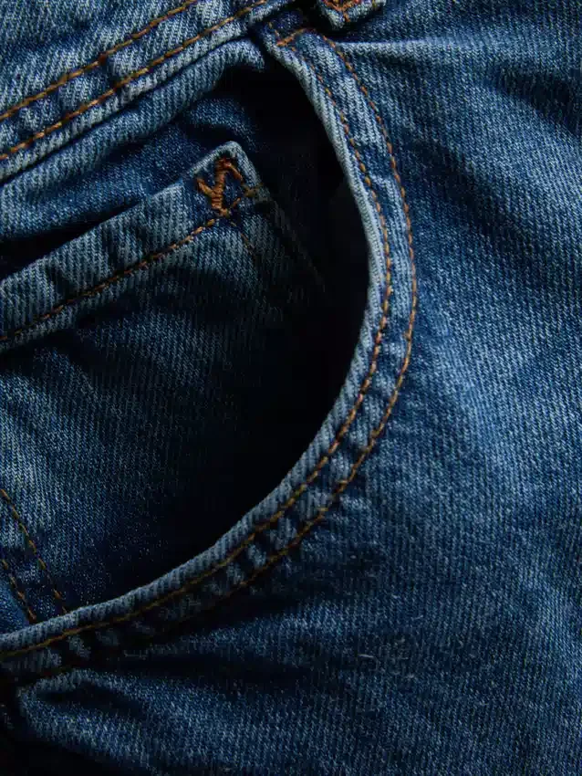 Hoch taillierte, locker sitzende Jeans Hoch taillierte, locker sitzende Jeans
