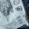 Hoch taillierte, locker sitzende Jeans Hoch taillierte, locker sitzende Jeans
