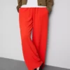 Hose mit elastischem Bund und weitem Bein Hose mit elastischem Bund und weitem Bein