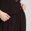 Hose mit elastischem Bund und weitem Bein Hose mit elastischem Bund und weitem Bein