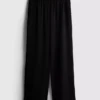 Hose mit elastischem Bund und weitem Bein Hose mit elastischem Bund und weitem Bein