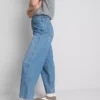 Jeans aus Baumwoll-Denim mit konisch zulaufendem, geradem Bein Jeans aus Baumwoll-Denim mit konisch zulaufendem, geradem Bein