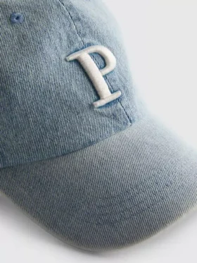 Jeans-Kappe mit Initialen