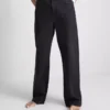 Jeans mit hoher Taille und geradem Bein Jeans mit hoher Taille und geradem Bein