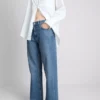 Jeans mit hoher Taille und geradem Bein Jeans mit hoher Taille und geradem Bein