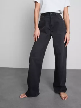 Jeans mit hoher Taille und geradem Bein